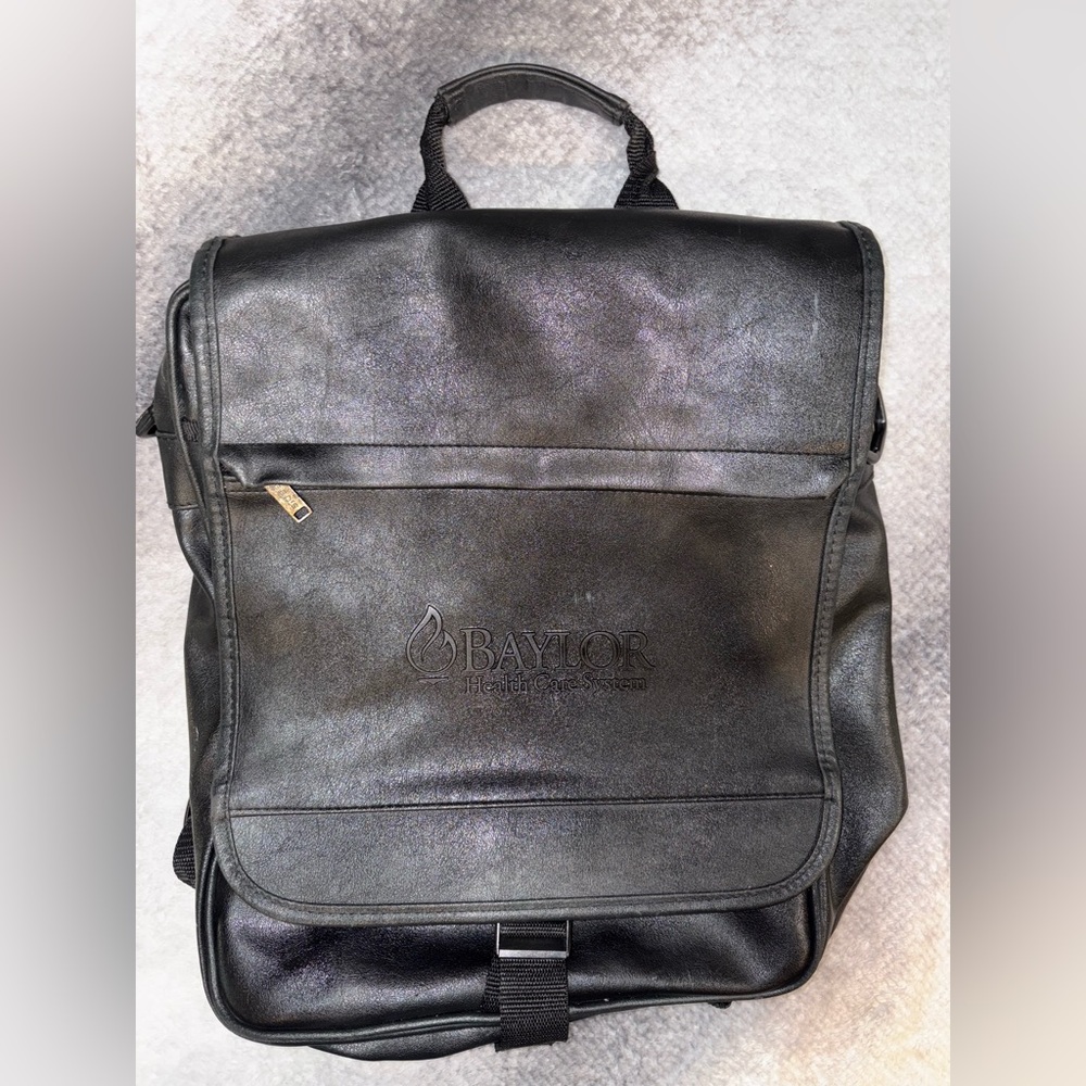 (B3) Leed’s Black Baylor‎ Health Care System Messenger Unisex Men Backpack Bag